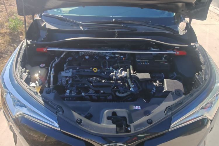 Used Toyota IZOA 2018 2.0L Yichi Version China VI Standard Engine Bay