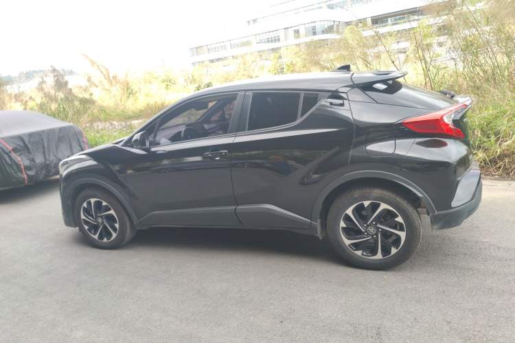 Used Toyota IZOA 2018 2.0L Yichi Version China VI Standard Exterior 3