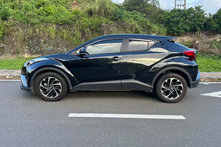 Used Toyota IZOA 2018 2.0L Yichi Version China VI Standard Exterior 3