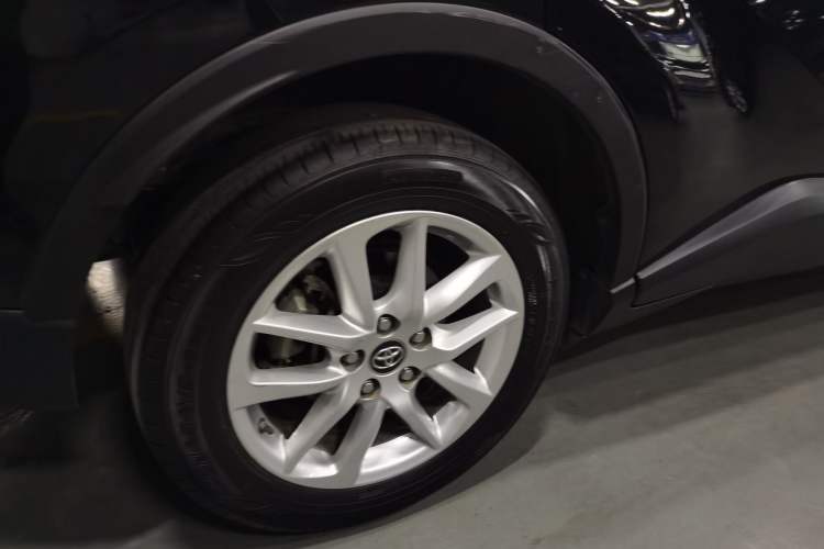 Used Toyota IZOA 2018 2.0L Yidong Version China V Standard Exterior 5
