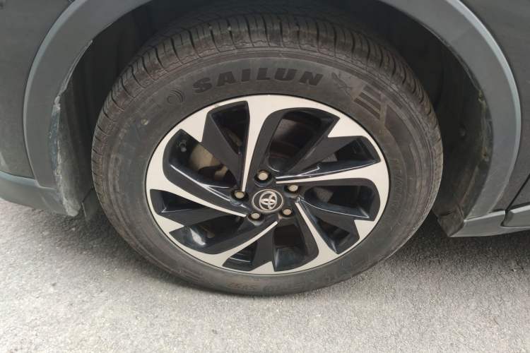 Used Toyota IZOA 2018 2.0L Yichi Version China VI Standard Exterior 7