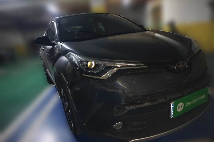 Used Toyota IZOA 2018 2.0L Yixuan Version China V Standard Front Right 45 Deg