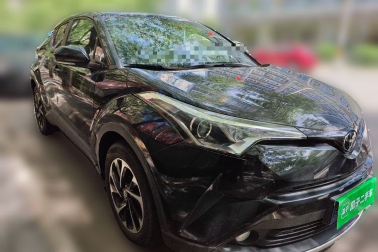 Used Toyota IZOA 2018 2.0L Yichi Version China VI Standard Front Right 45 Deg