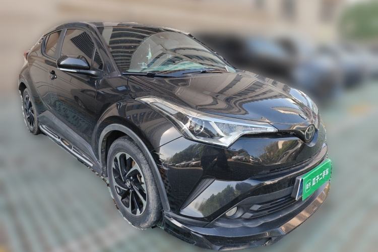 Used Toyota IZOA 2018 2.0L Yichi Version China VI Standard Front Right 45 Deg