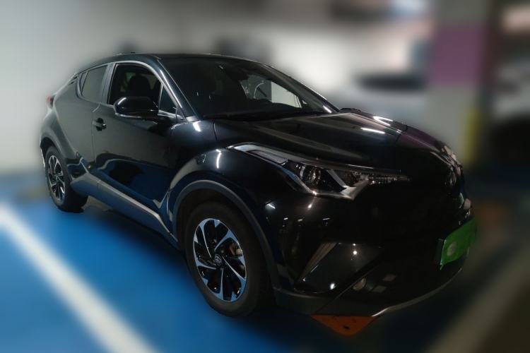 Used Toyota IZOA 2018 2.0L Yichi Version China VI Standard Front Right 45 Deg