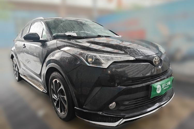 Used Toyota IZOA 2018 2.0L Yichi Version China VI Standard Front Right 45 Deg