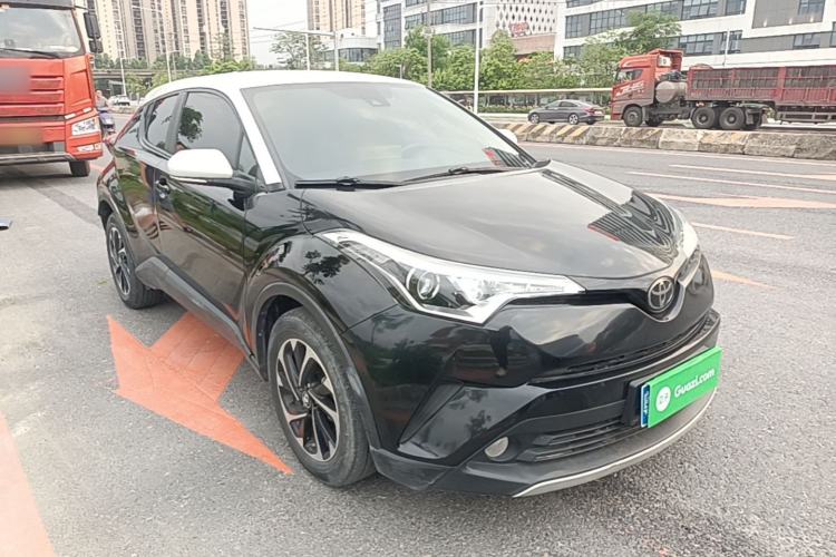 Used Toyota IZOA 2018 2.0L Yichi Version China VI Standard Front Right 45 Deg