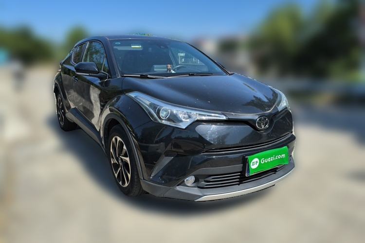 Used Toyota IZOA 2018 2.0L Yichi Version China VI Standard Front Right 45 Deg