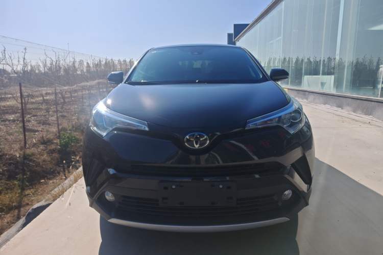 Used Toyota IZOA 2018 2.0L Yichi Version China VI Standard Front