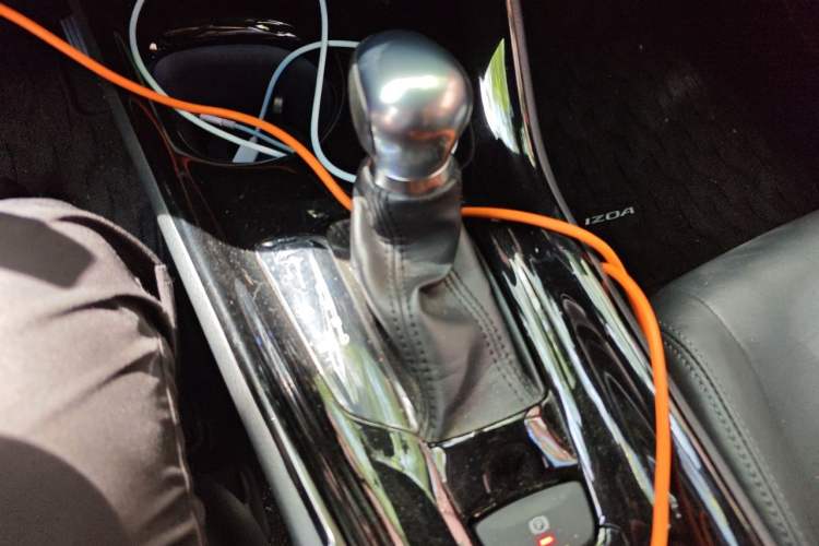 Used Toyota IZOA 2018 2.0L Yichi Version China VI Standard Gear Lever