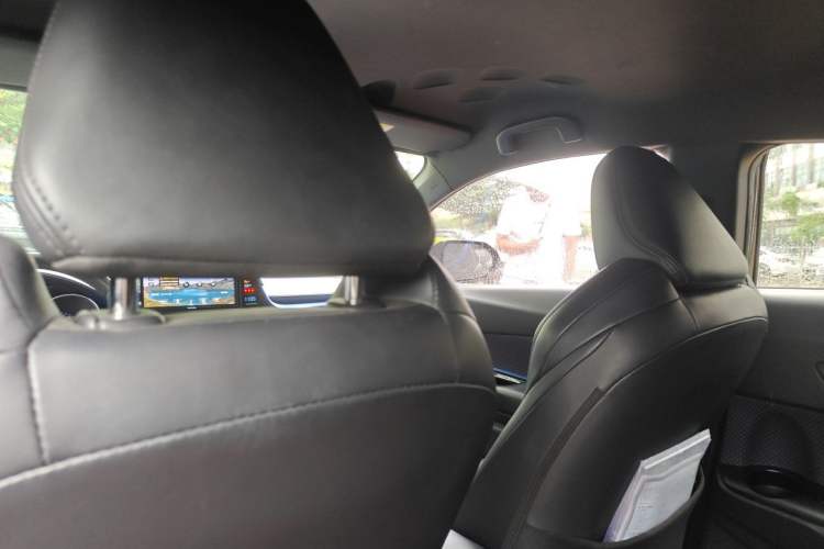 Used Toyota IZOA 2018 2.0L Yichi Version China VI Standard Headliner
