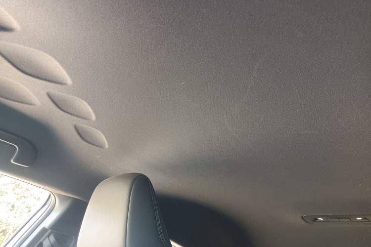 Used Toyota IZOA 2018 2.0L Yichi Version China VI Standard Headliner