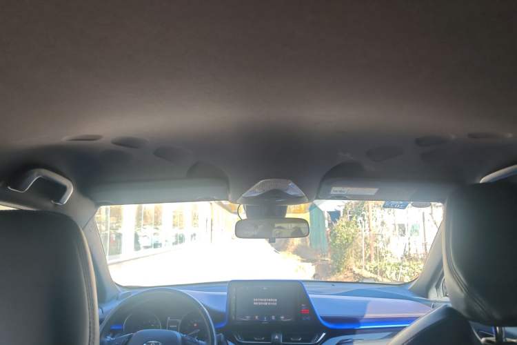 Used Toyota IZOA 2018 2.0L Yichi Version China VI Standard Headliner