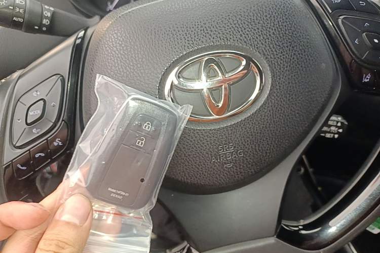 Used Toyota IZOA 2018 2.0L Yichi Version China VI Standard Interior 1