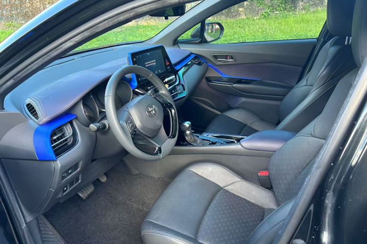 Used Toyota IZOA 2018 2.0L Yichi Version China VI Standard Interior 2