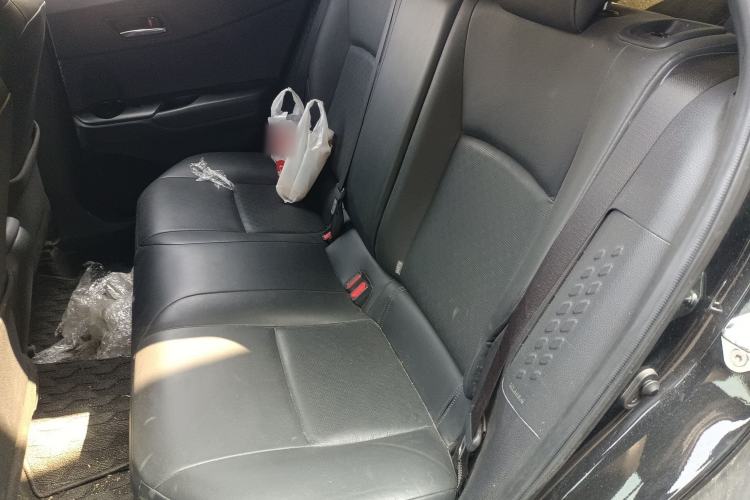 Used Toyota IZOA 2018 2.0L Yichi Version China VI Standard Interior 4