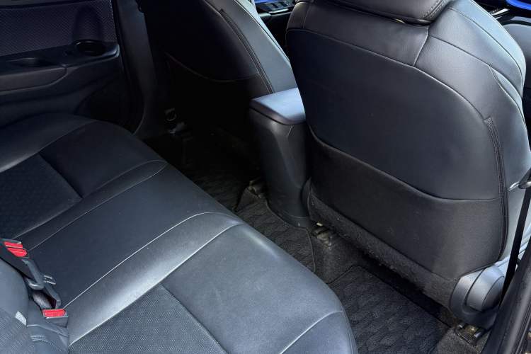 Used Toyota IZOA 2018 2.0L Yichi Version China VI Standard Interior 6