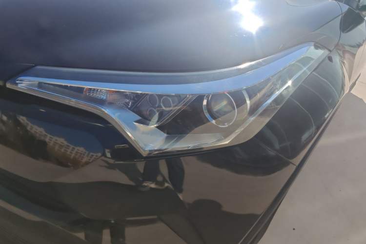 Used Toyota IZOA 2018 2.0L Yichi Version China VI Standard Left Front Headlight