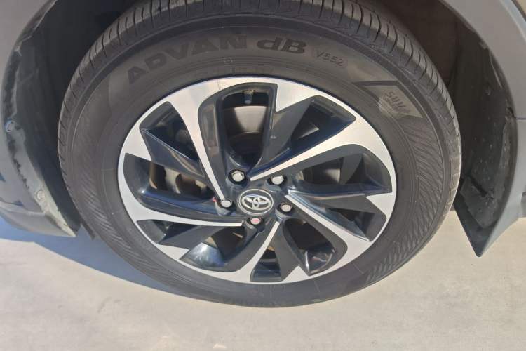 Used Toyota IZOA 2018 2.0L Yichi Version China VI Standard Left Front Wheel Hub