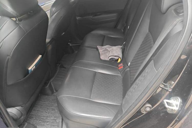 Used Toyota IZOA 2018 2.0L Yichi Version China VI Standard Left Rear Seat