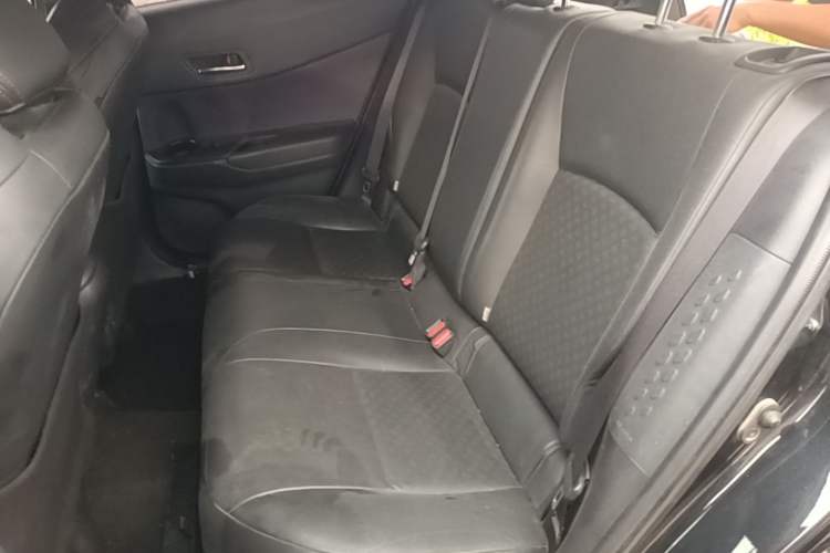 Used Toyota IZOA 2018 2.0L Yichi Version China VI Standard Left Rear Seat