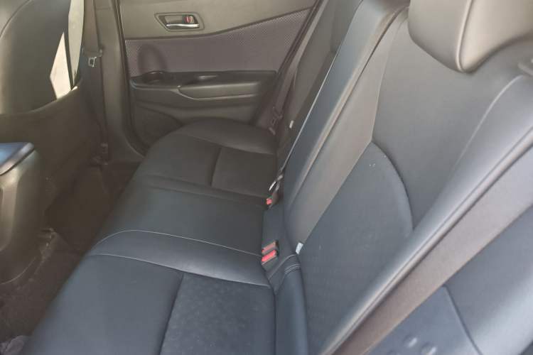 Used Toyota IZOA 2018 2.0L Yichi Version China VI Standard Left Rear Seat