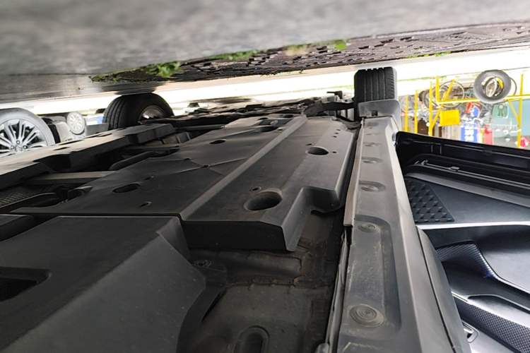 Used Toyota IZOA 2018 2.0L Yichi Edition China V Standard Left Side Sill