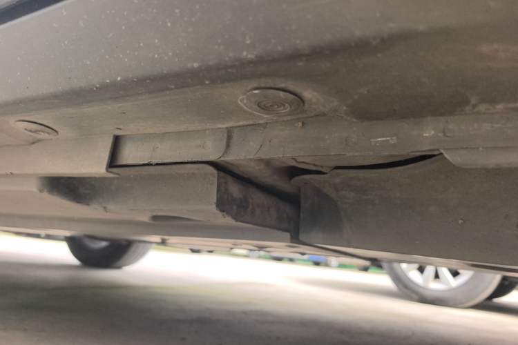 Used Toyota IZOA 2018 2.0L Yichi Version China VI Standard Left Side Sill