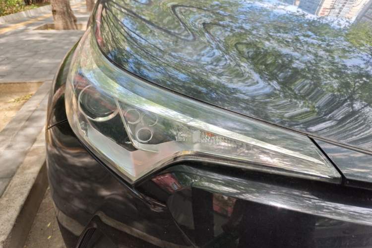 Used Toyota IZOA 2018 2.0L Yichi Version China VI Standard Right Front Headlight