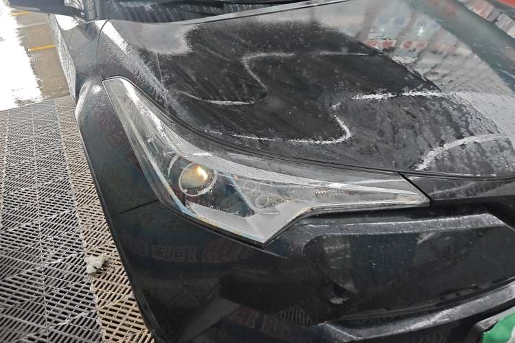 Used Toyota IZOA 2018 2.0L Yichi Version China VI Standard Right Front Headlight