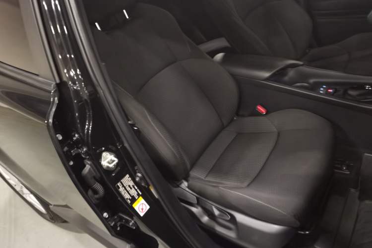Used Toyota IZOA 2018 2.0L Yidong Version China V Standard Right Front Seat