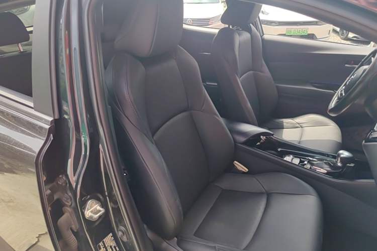 Used Toyota IZOA 2018 2.0L Yichi Edition China V Standard Right Front Seat