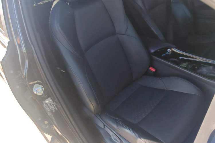 Used Toyota IZOA 2018 2.0L Yichi Version China VI Standard Right Front Seat