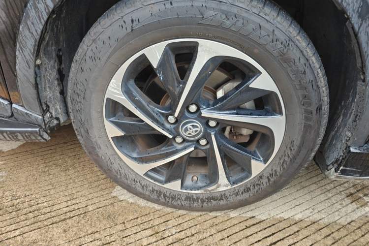 Used Toyota IZOA 2018 2.0L Yichi Version China VI Standard Right Front Wheel Hub