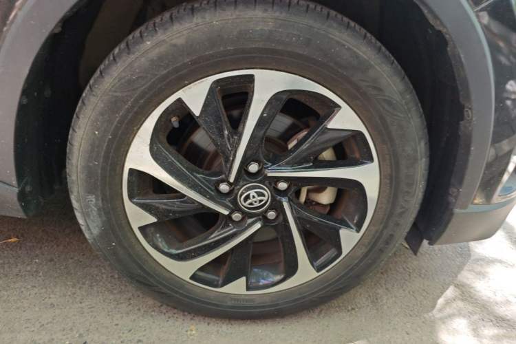 Used Toyota IZOA 2018 2.0L Yichi Version China VI Standard Right Front Wheel Hub