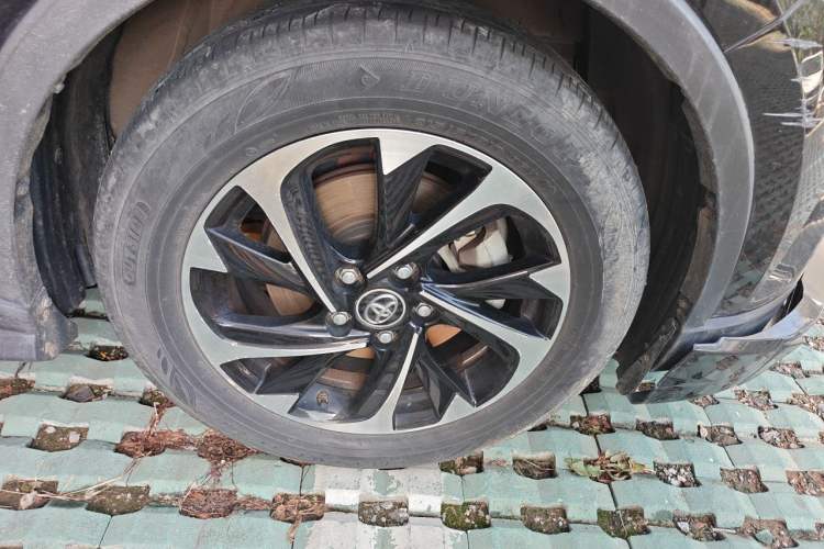 Used Toyota IZOA 2018 2.0L Yichi Version China VI Standard Right Front Wheel Hub