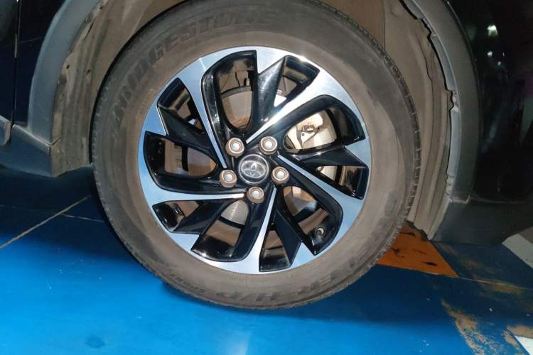 Used Toyota IZOA 2018 2.0L Yichi Version China VI Standard Right Front Wheel Hub