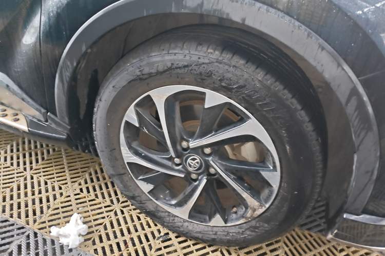 Used Toyota IZOA 2018 2.0L Yichi Version China VI Standard Right Front Wheel Hub