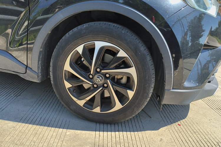 Used Toyota IZOA 2018 2.0L Yichi Version China VI Standard Right Front Wheel Hub