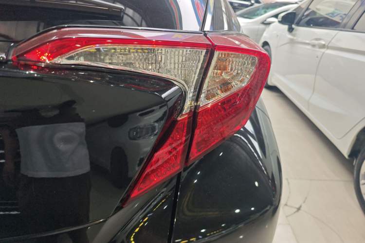 Used Toyota IZOA 2018 2.0L Yichi Version China VI Standard Right Rear Taillight