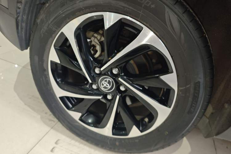 Used Toyota IZOA 2018 2.0L Yichi Version China VI Standard Right Rear Wheel Hub