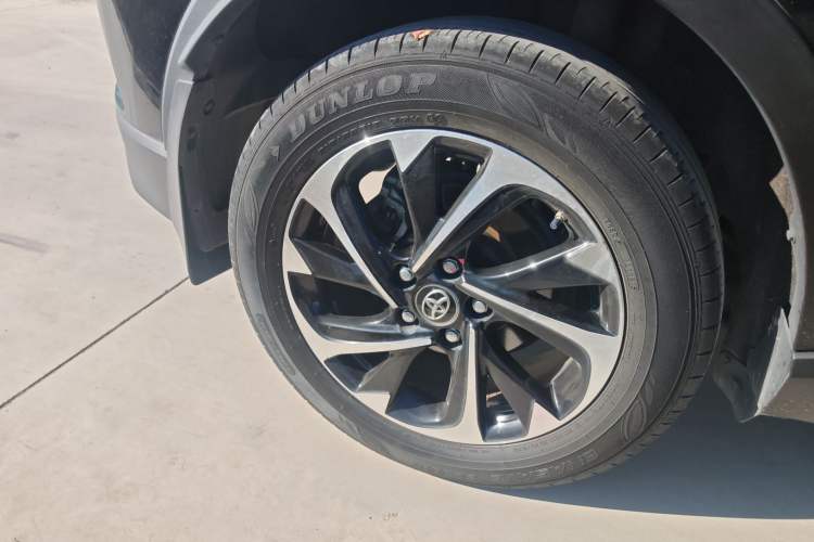 Used Toyota IZOA 2018 2.0L Yichi Version China VI Standard Right Rear Wheel Hub