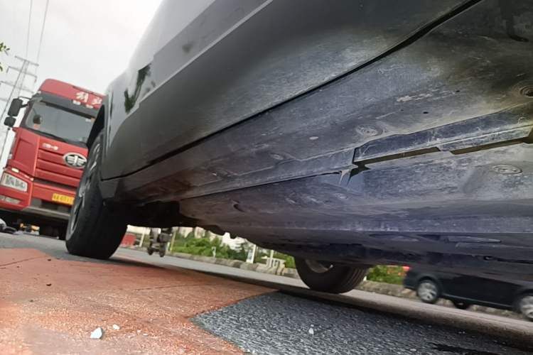 Used Toyota IZOA 2018 2.0L Yichi Version China VI Standard Right Side Sill