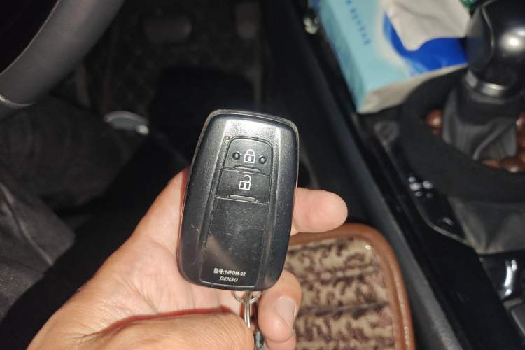 Used Toyota IZOA 2018 2.0L Yixuan Version China V Standard Vehicle Key