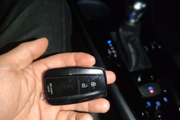 Used Toyota IZOA 2018 2.0L Yichi Version China VI Standard Vehicle Key