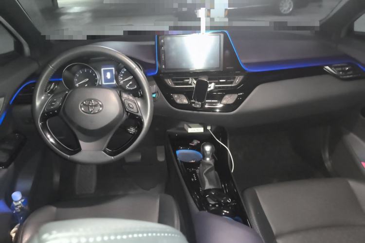 Used Toyota IZOA 2018 2.0L Yichi Edition China V Standard Center Console