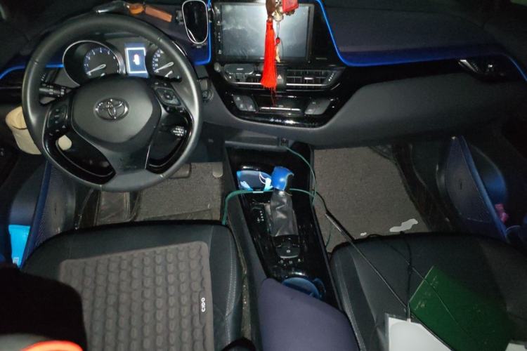 Used Toyota IZOA 2018 2.0L Yichi Version China VI Standard Center Console