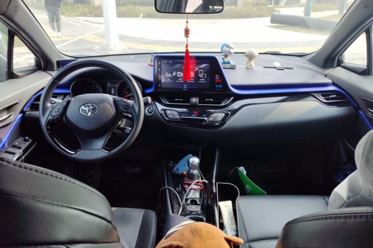 Used Toyota IZOA 2018 2.0L Yichi Edition China V Standard Center Console