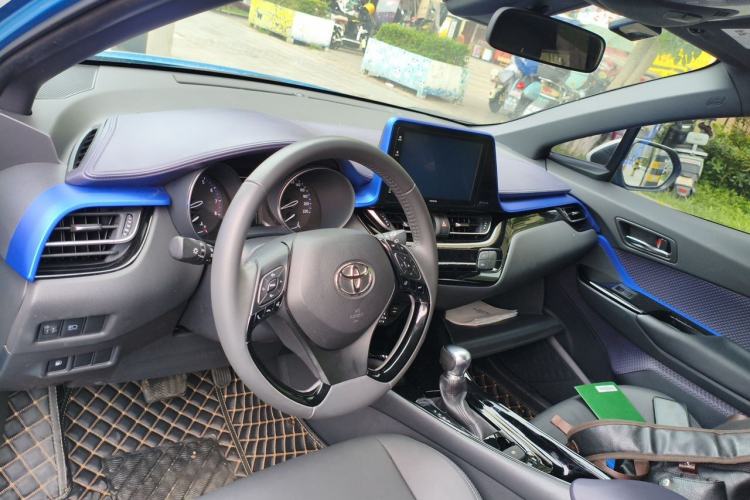 Used Toyota IZOA 2018 2.0L Yichi Version China VI Standard Center Console