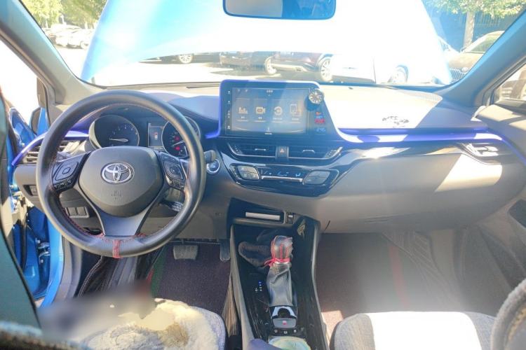 Used Toyota IZOA 2018 2.0L Yichi Edition China V Standard Center Console